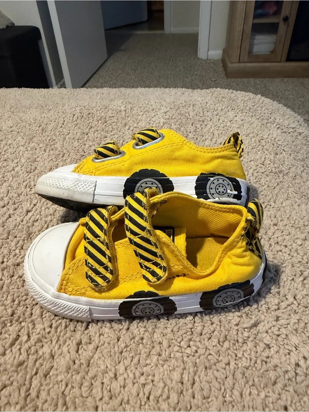 ConverseKids Yellow Canvas Sneakers with Black Striped Velcro and Painted Wheels